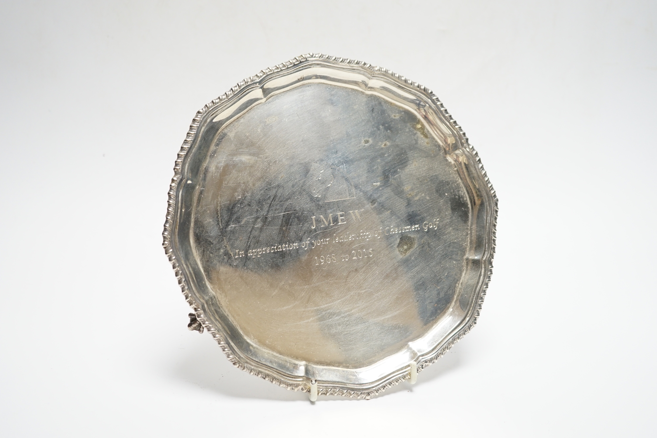A George V silver waiter, of shaped circular form, on three claw and ball feet, Fordham & Fordham, Sheffield, 1923, 20.7cm, 10.6oz.